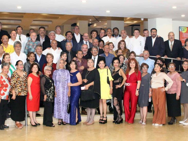 Médicos celebran 44 años de egresados de la Facultad de Medicina de la UV