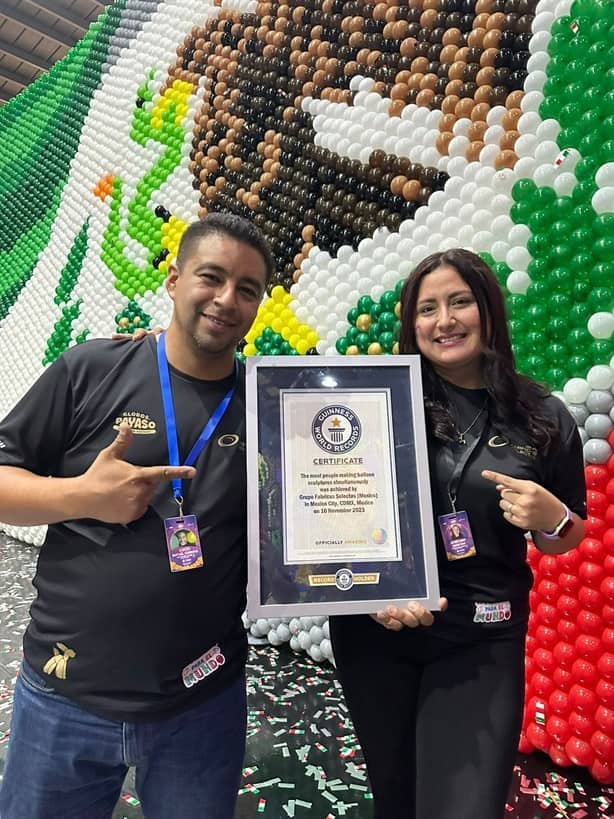 Veracruzanos rompen récord Guinness con El Mosaico de Globos Más Grande del Mundo
