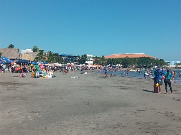Turismo llega a las playas de Veracruz