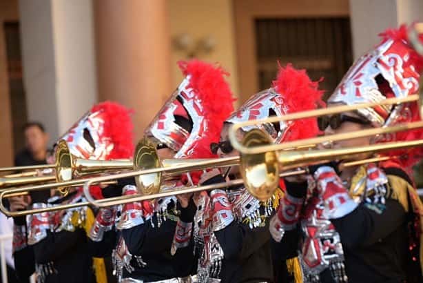 Desfile conmemorativo de la Revolución, entre protestas contra Gobierno de Veracruz