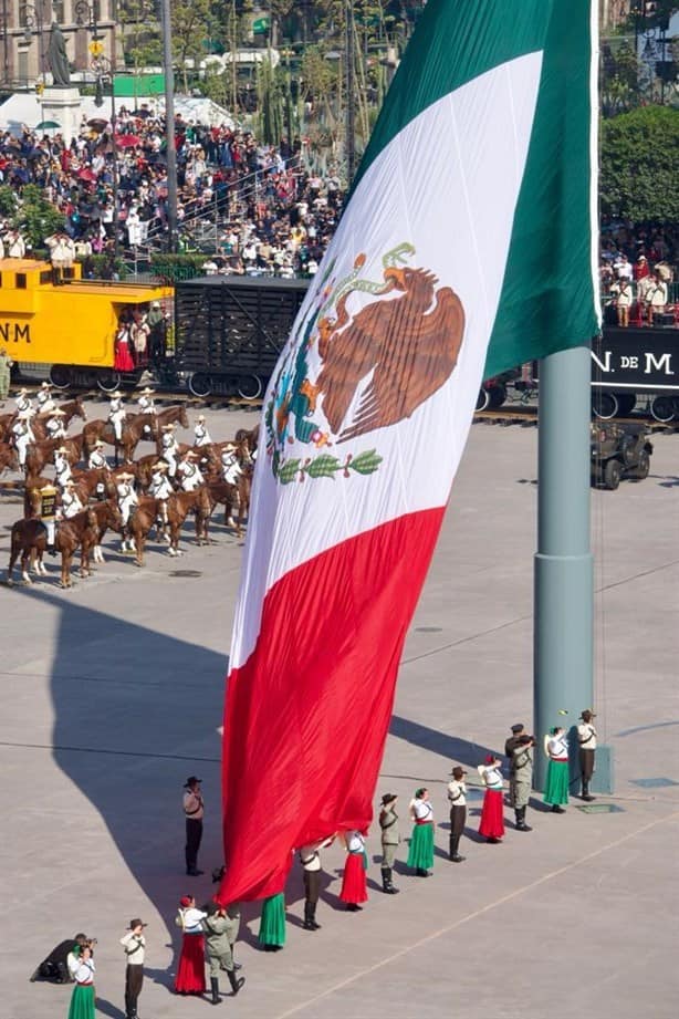 Con tradicional desfile, conmemoran 113 aniversario de la Revolución Mexicana en CDMX