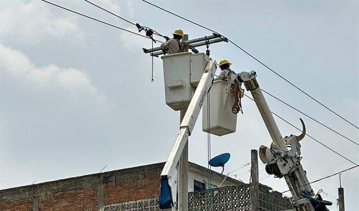 CFE deja sin luz a más de 20 colonias de Poza Rica y Coatzintla por mantenimiento 