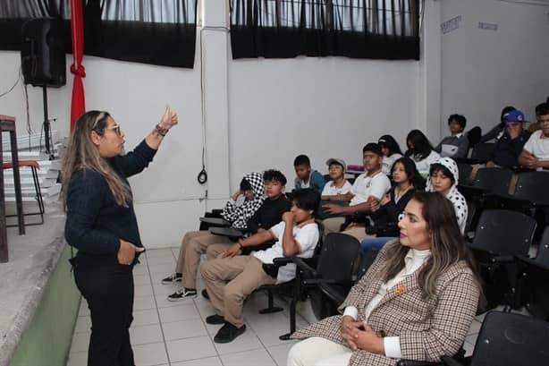 Realizan conferencia magistral para prevenir la violencia contra mujeres en Veracruz