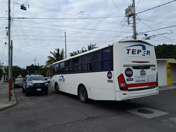 Autobús mandó al hospital a un motociclista en Veracruz