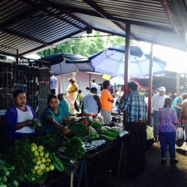 Estos son los tianguis de Xalapa donde puedes encontrar la comida más barata