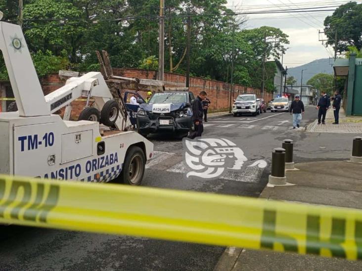 Tres heridos en choque de patrulla y camioneta en Orizaba