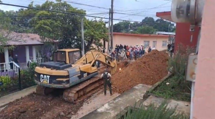 Identifican a obreros que quedaron sepultados en una zanja en Amatlán