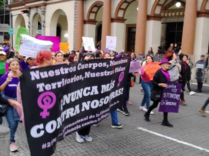 Veracruz de los estados más machistas, repudian mujeres en la marcha del 25N de Xalapa (+ Video)