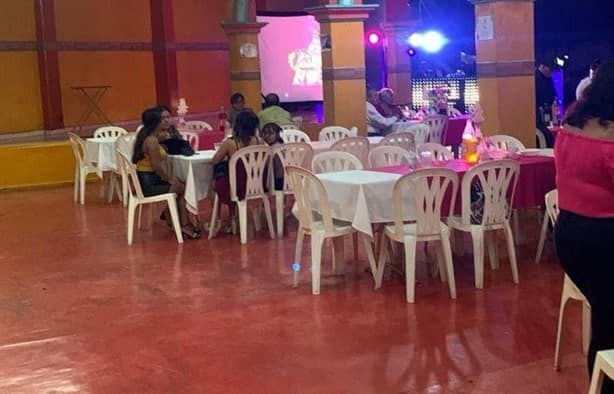 ¡Se hace el milagro! Invitados no llegan a fiesta y habitantes de Poza Rica se hacen presentes