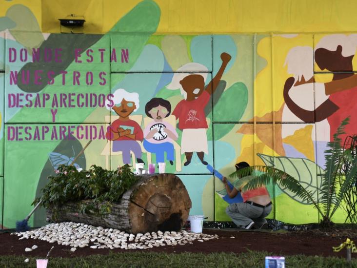 Colectivo de búsqueda simboliza su lucha y esperanza en mural de Xalapa