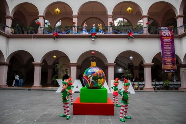 Presentan en Xalapa la esfera para la Caravana Coca-Cola