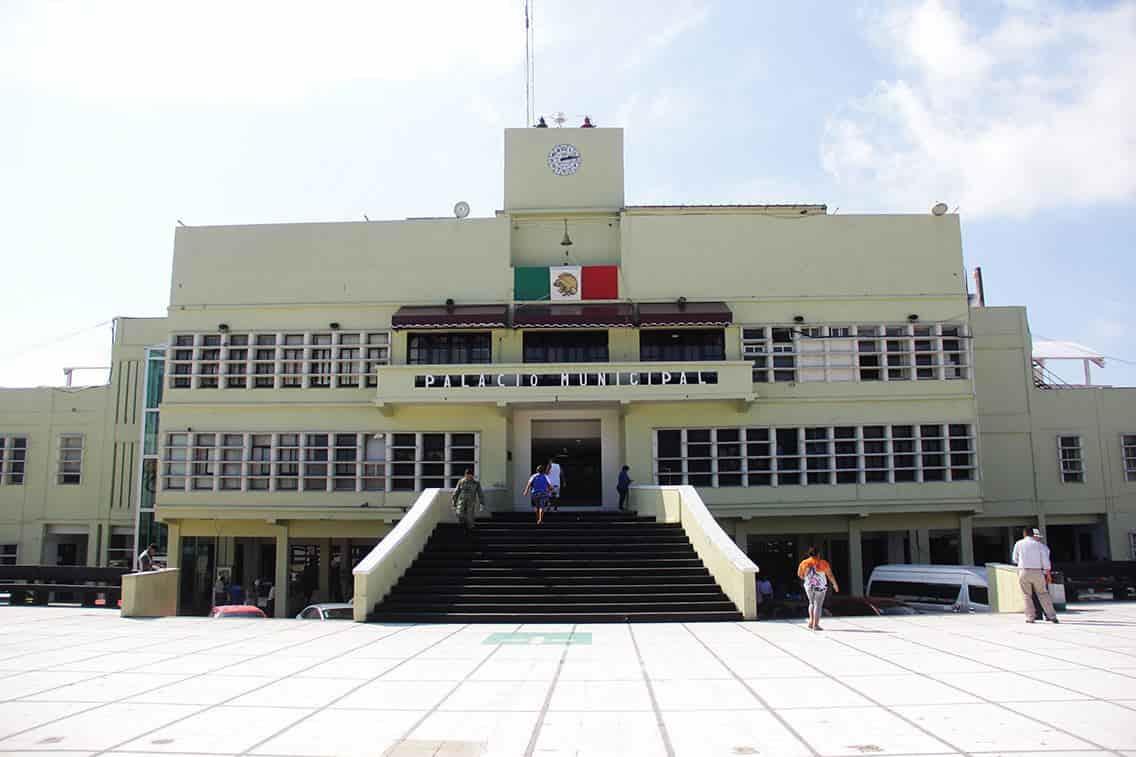 Regidores de Coatzacoalcos, ni se ven, ni se sienten