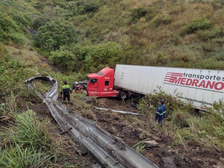 ¡Miércoles de accidentes! Lluvia ocasiona seis percances en la Puebla-Orizaba