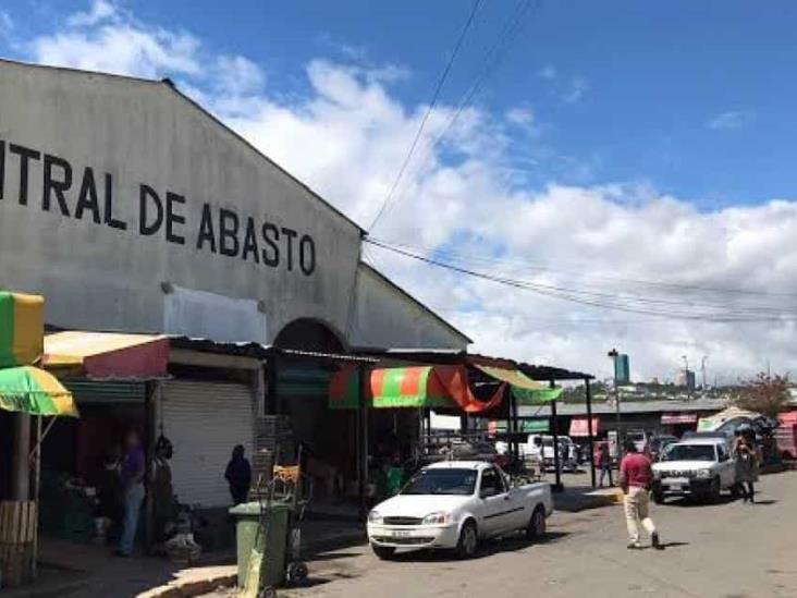 Activan Código Rojo tras presencia de hombres armados en Central de Abastos de Xalapa