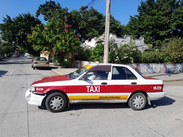 Taxi atropella a padre e hijo en la colonia Unidad Veracruzana, en Veracruz