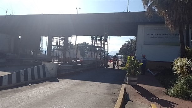 Desmantelamiento de Caseta de Cobro de Fortín provocó filas de 16 km