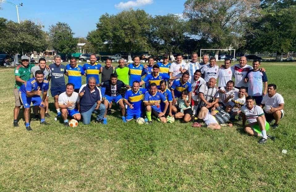 Realizan tradicional partido de futbol de veteranos en Mata de Jobo