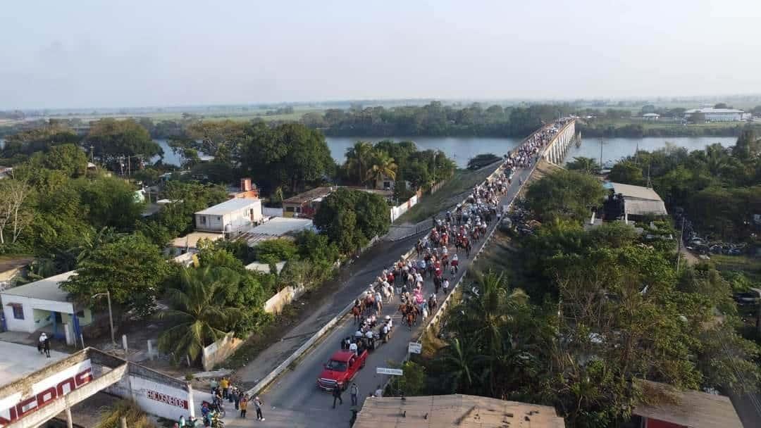Mega cabalgata de más de mil jinetes en calles de Veracruz