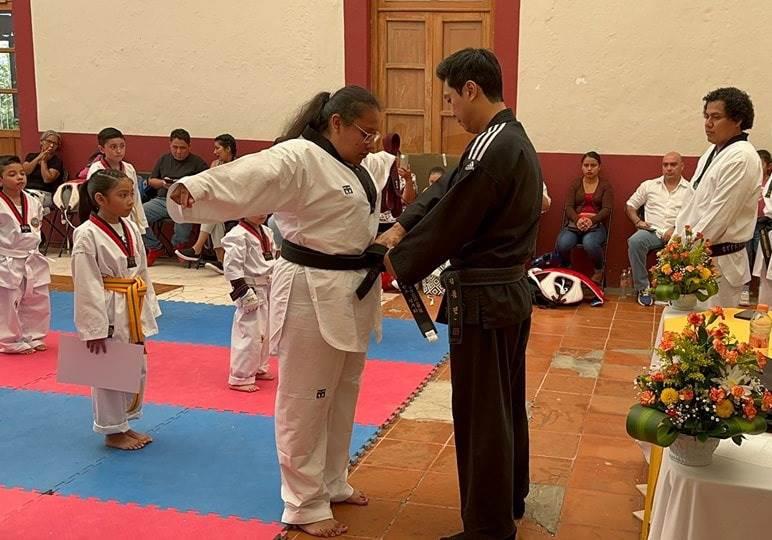 Itzu Maddy Hernández Pérez alcanza la cima en el Tae Kwon Do