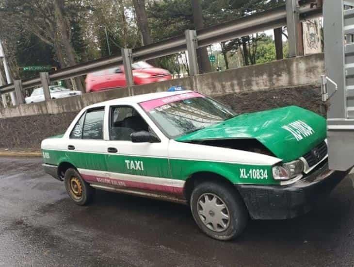 Taxista choca contra una camioneta en la avenida Lázaro Cárdenas de Xalapa