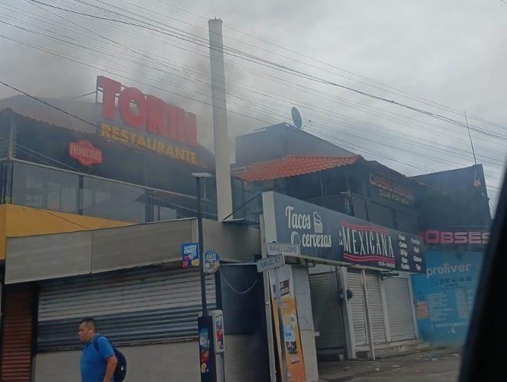 Se incendia restaurante en avenida Rafael Cuervo, en Veracruz