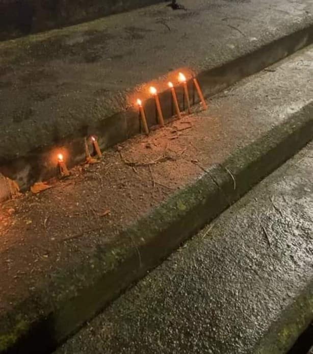 Velas por las personas desaparecidas en Día del Niño Perdido, en Xalapa