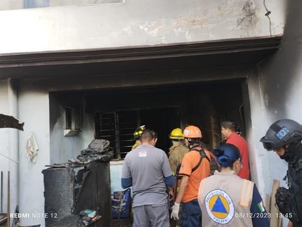 Incendio en vivienda de Xalapa moviliza a bomberos