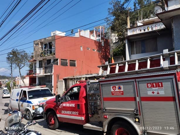 Incendio en vivienda de Xalapa moviliza a bomberos