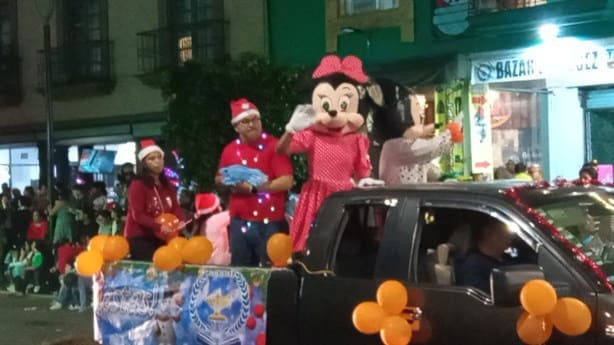 Luces, banda y Reyes Magos, en Caravana Navideña en Xalapa (+Video)