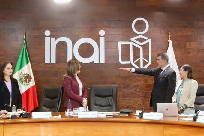 Adrián Alcalá se convierte en el nuevo comisionado presidente del INAI