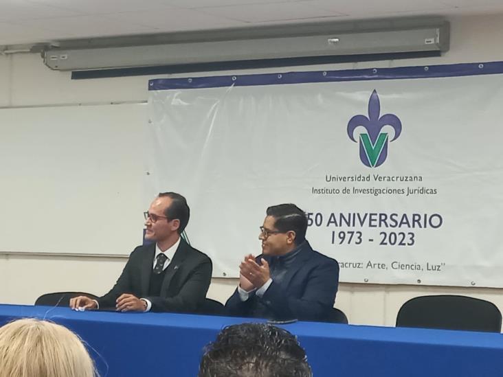 Generar conocimiento jurídico, compromiso del IIJ de la UV: Arturo Chipuli