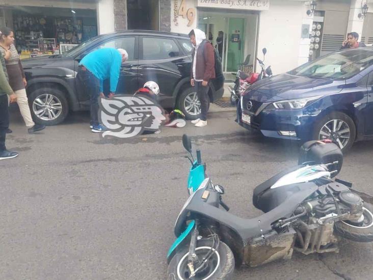Atropellan a madre e hijo que viajaban en una moto en Xalapa