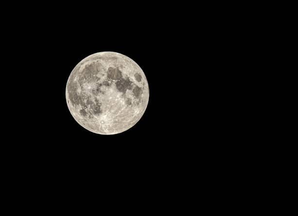Luna fría de diciembre: cuándo es y qué ritual sirve para atraer la abundancia