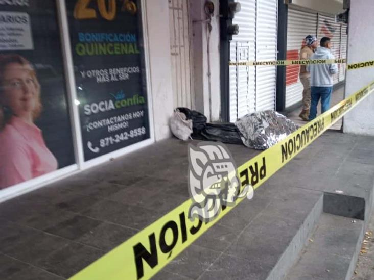 Mujer sin hogar fallece en la calle en Mendoza, Veracruz