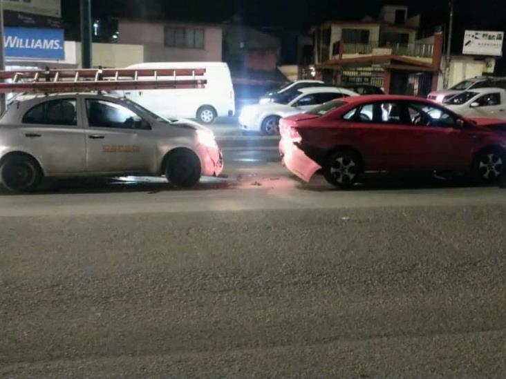 Chocan tres autos en el bulevar Xalapa-Banderilla