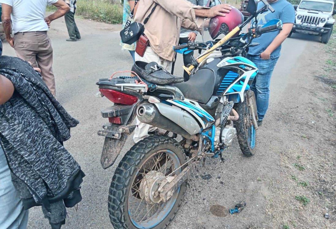 Motociclista es impactado por un automóvil en Actopan, Veracruz