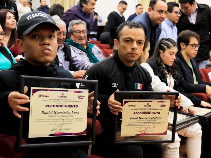 Reconocen a deportistas y entrenadores xalapeños