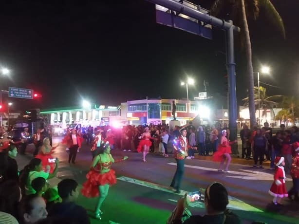 Desfile Navideño abarrota el bulevar de Veracruz | VIDEO