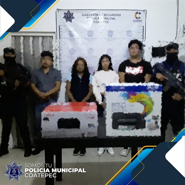 Detienen a cuatro presuntos ladrones en Coatepec; habrían atracado un negocio