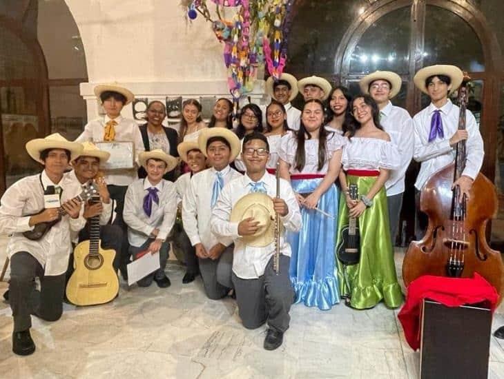 Jóvenes buscan preservar el son jarocho, una tradición de Veracruz