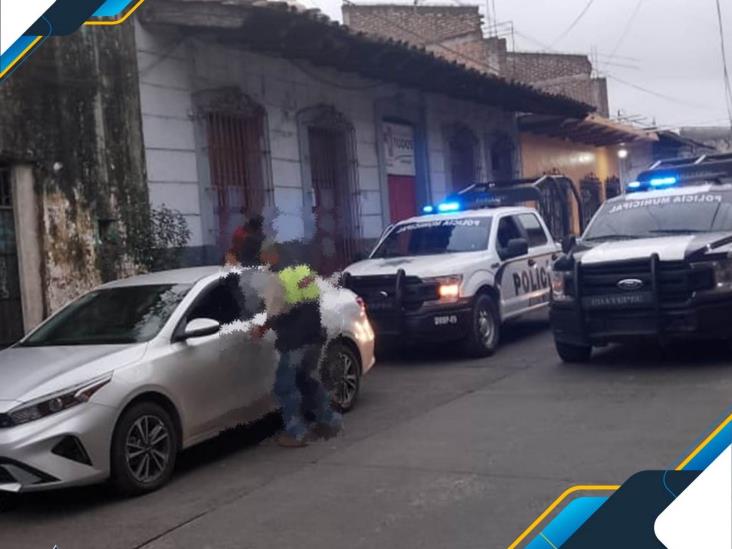 Detienen a cuatro presuntos ladrones en Coatepec; habrían atracado un negocio