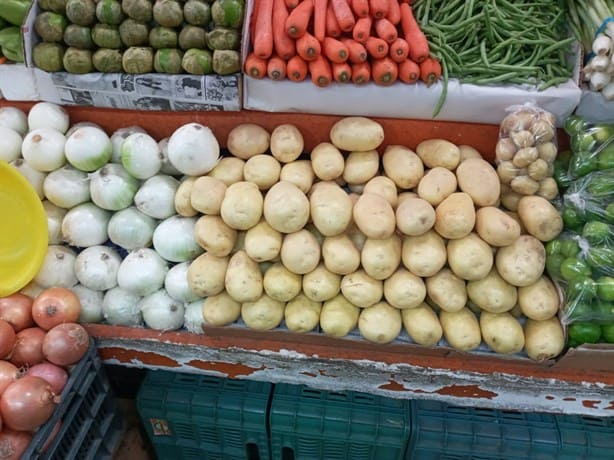 Incremento al precio del tomate impacta las ventas en Veracruz: comerciante