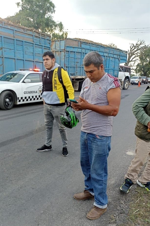 Choque entre taxi y camión de carga en la Córdoba-Veracruz deja una persona lesionada