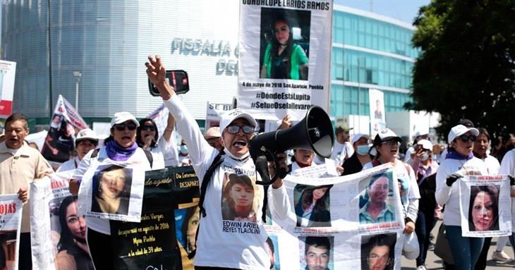 AMLO pide a jesuitas investigar a Centro Prodh por caso Ayotzinapa