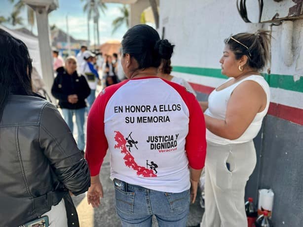 Colectivos acusan a Fiscalía de restringir búsqueda de restos en predios de Veracruz | VIDEO