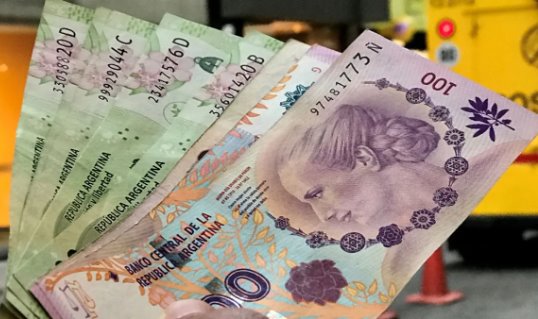 Se devalúa peso argentino ¿Cómo está el peso mexicano?