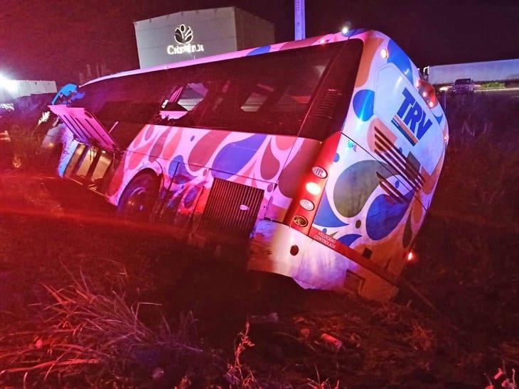 Accidente de autobús TRV en la carretera Martínez - San Rafael deja cuatro lesionados