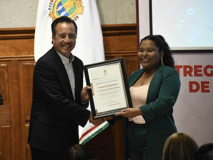 Entregan Premio Estatal de la Juventud 2023