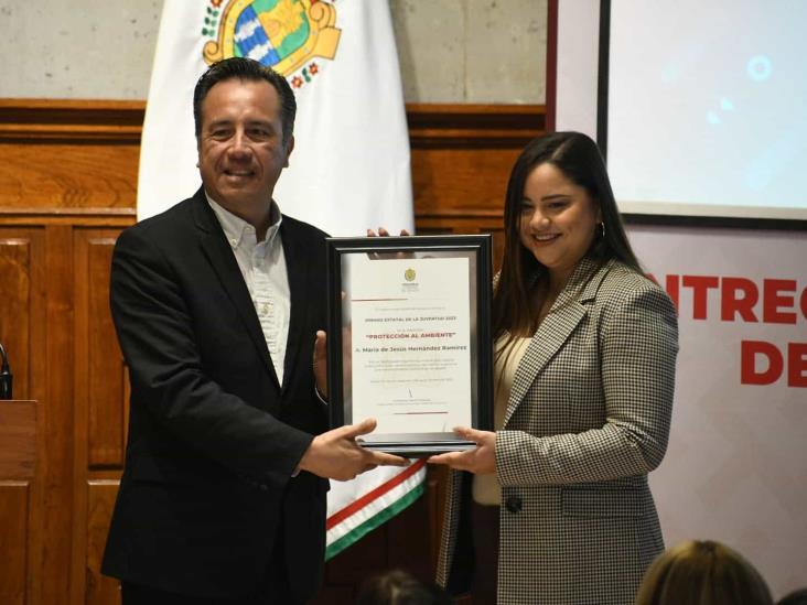 Entregan Premio Estatal de la Juventud 2023