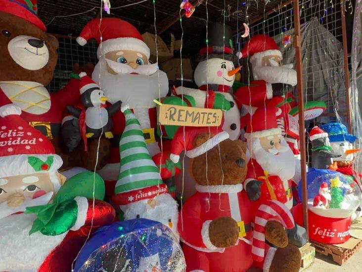 Comerciantes de artículos navideños reportan bajas ventas en Poza Rica